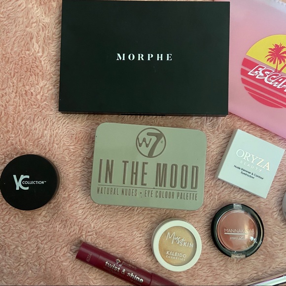 MAKEUP Bundle - Picture 12 of 12
